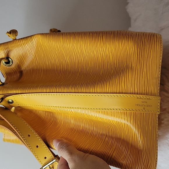 100% Original LOUIS VUITTON Petit Noe Epi Yellow Shoulder Bag - Picture 8 of 9